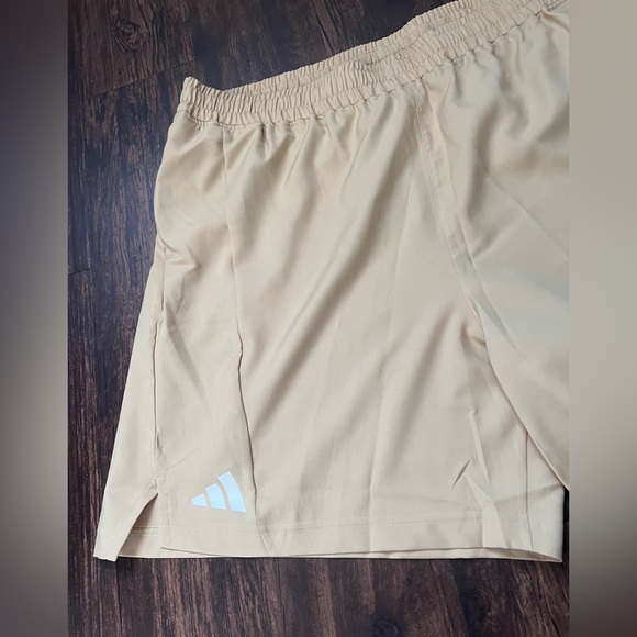 Adidas D4T Shorts Mens Size 2XL Beige Solid Logo Zipper Pockets IW7575 NWT - Picture 5 of 11